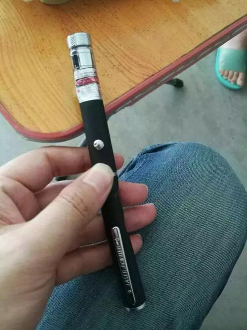 激光筆晃了一下，12歲男孩瞬間幾近失明！這個(gè)危險(xiǎn)很多人還在忽視